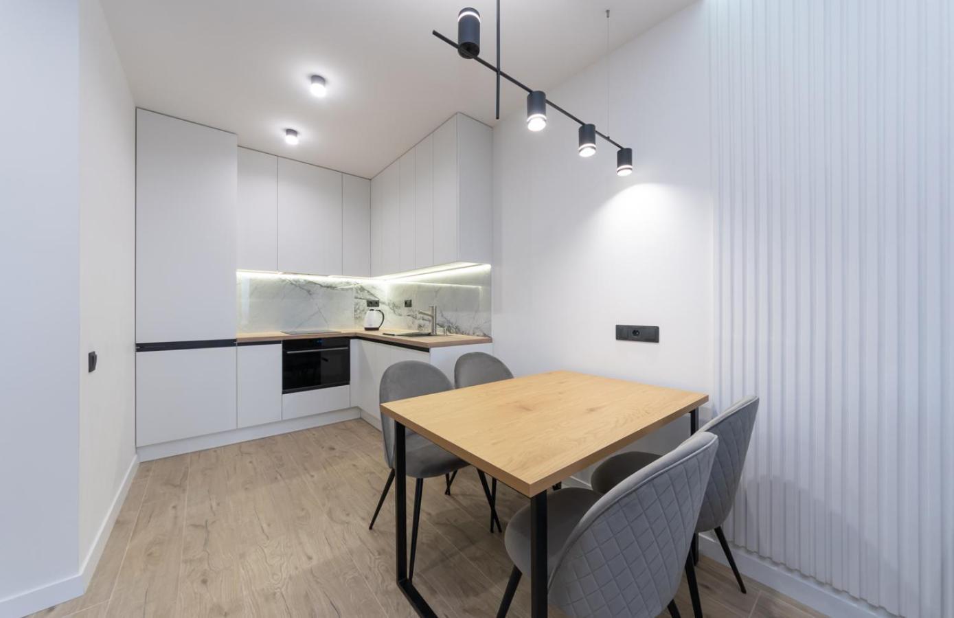 Luxury Apartment Near Metro Station Osokorky Kyiv Exterior photo