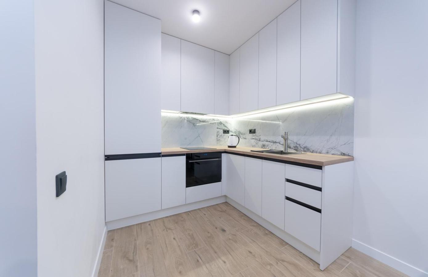 Luxury Apartment Near Metro Station Osokorky Kyiv Exterior photo